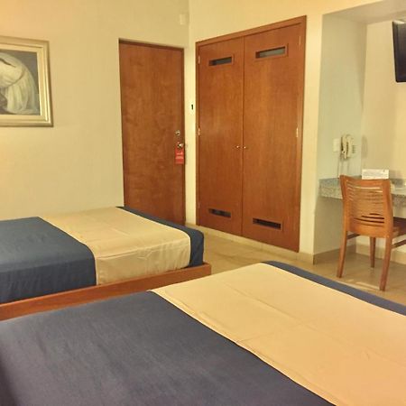 Hotel Roma Косамалоапан-де-Карпио Экстерьер фото